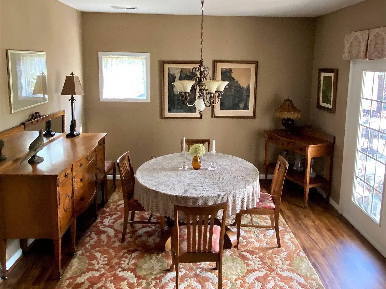 3 bed, 2.5 bath, 2224 sqft, $3,200 — Photo 4