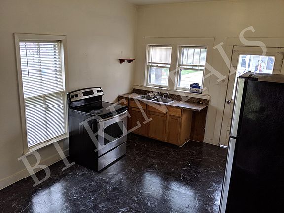 3rd image of 51 W Poplar St #2