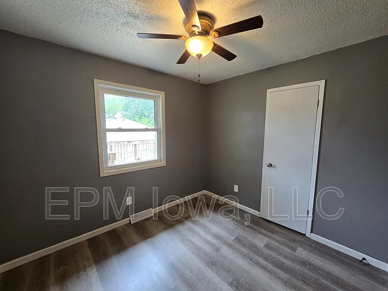 1242 Edgewood Dr — Photo 12