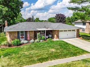 6075 Honeygate Dr, Huber Heights, OH 45424