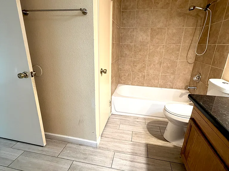 850 S River Dr #1082 — Photo 5