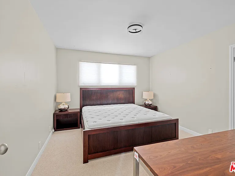 1759 N Beverly Dr — Photo 23