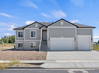 5731 W 4100 S, Hooper, UT 84315