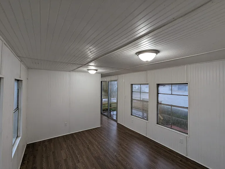 130 Darley Ln — Photo 5