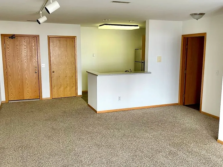 Riverwalk Apartments — Photo 24