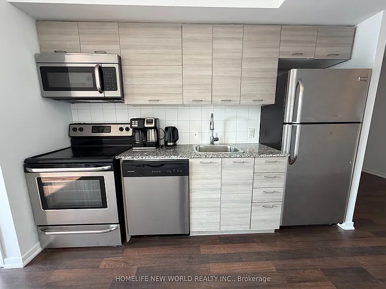 20 Joe Shuster Way #1017 — Photo 2