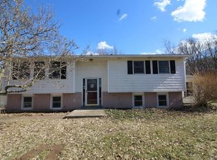 5410 Leete Rd, Lockport, NY 14094