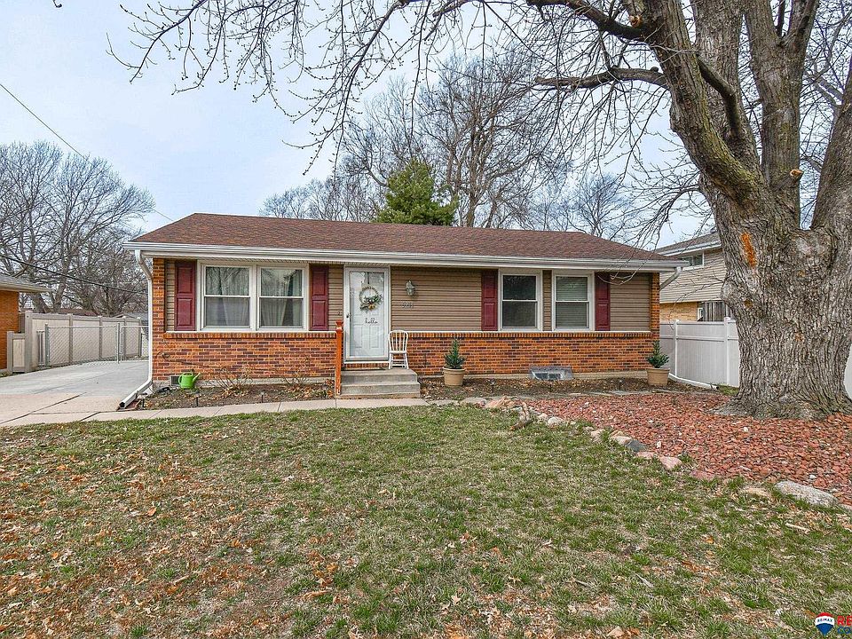 1st image of 5211 S 52nd St