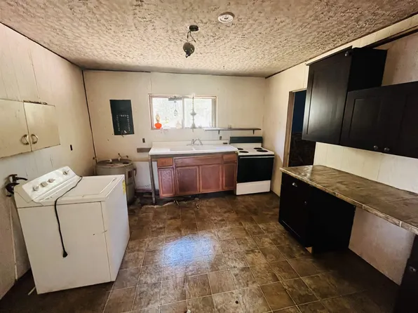 1264 Yellow Springs Rd, Holladay, TN 38341