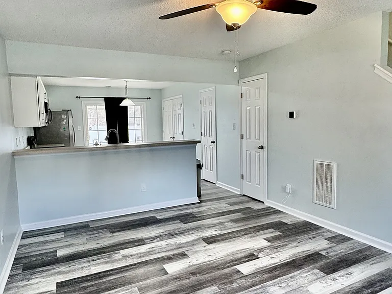 5001 Grandeur Ave — Photo 3