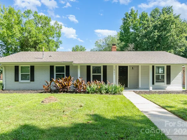 6701 Woodfield Dr, Charlotte, NC 28215