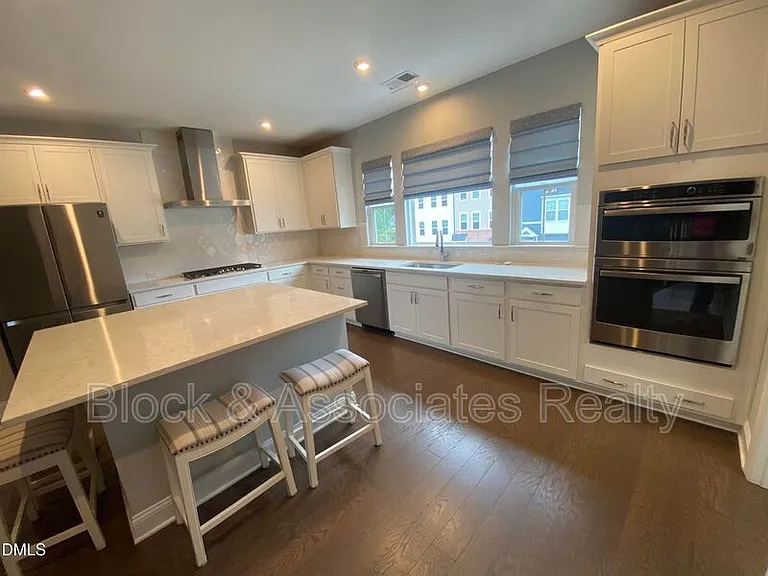 806 Grafton Peak Ln — Photo 6