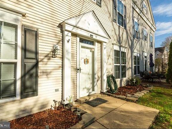 5th image of 8747 Spring Brook Way