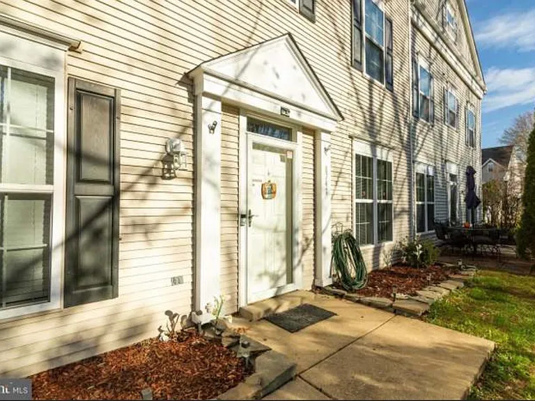 8747 Spring Brook Way — Photo 5