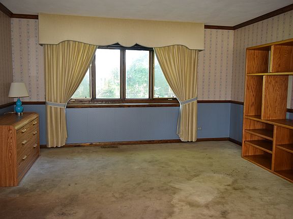 5th image of 300 Wyoma Ln