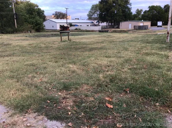 104 S Elliott St, Pryor, OK 74361