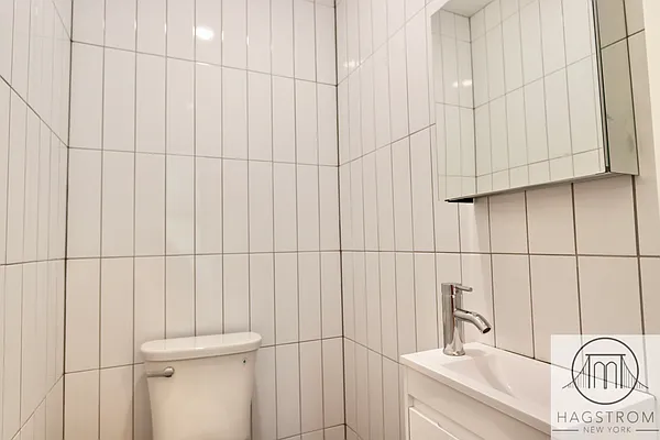 Rented by Hagstrom Management Inc | media 8