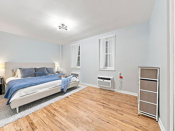 4th image of 311 E 25th St APT 3A