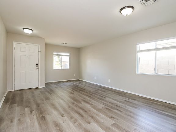 4th image of 28205 N Silver Ln