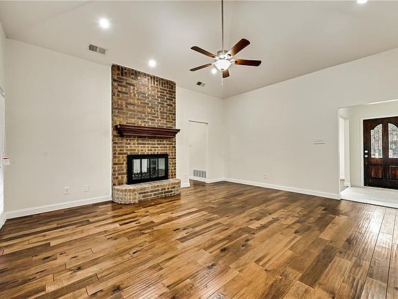 4th image of 1301 Snow Mountain Cir