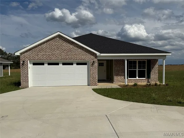 716 N John St, New Brockton, AL 36351