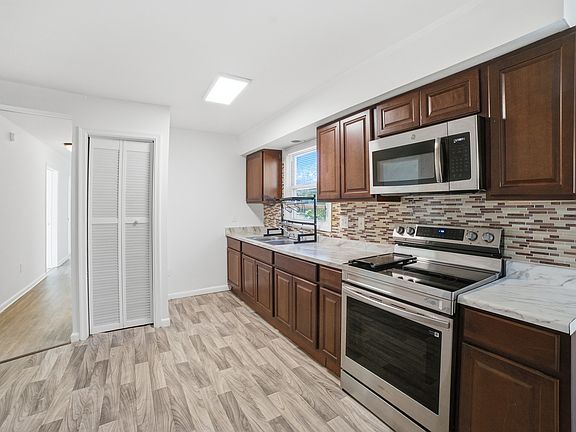 5th image of 609 N Stonestreet Ave #3