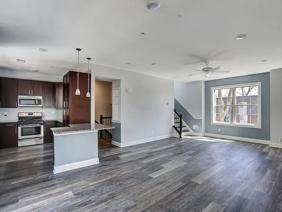 Gramercy Townhomes - 201