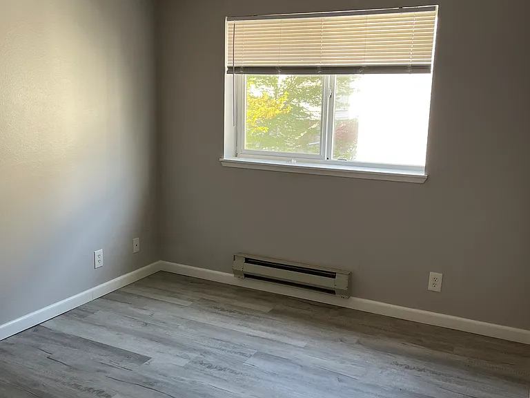 12327 Roosevelt Way NE #D303 — Photo 11