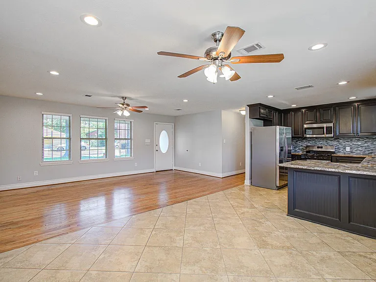 1417 Longhorn Dr — Photo 8