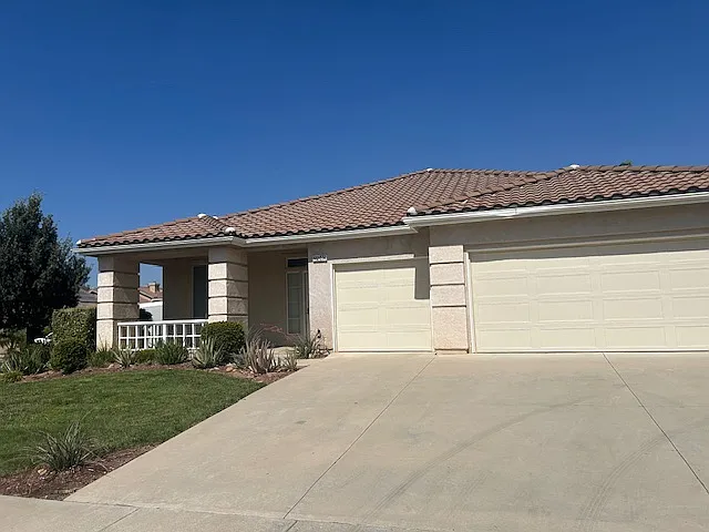 27040 Featherhill Dr