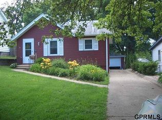 5229 Poppleton Ave, Omaha, NE 68106