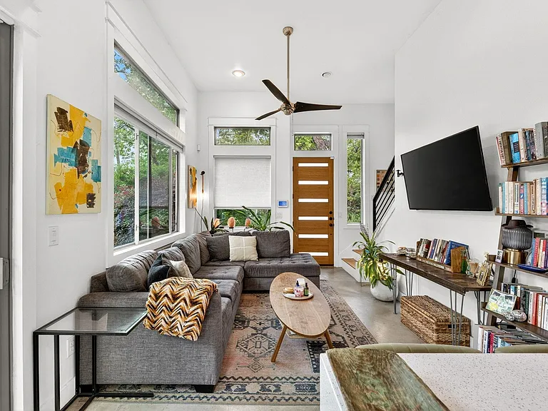2601 Willow St #B — Photo 6