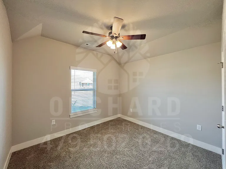 905 Jameson St — Photo 12
