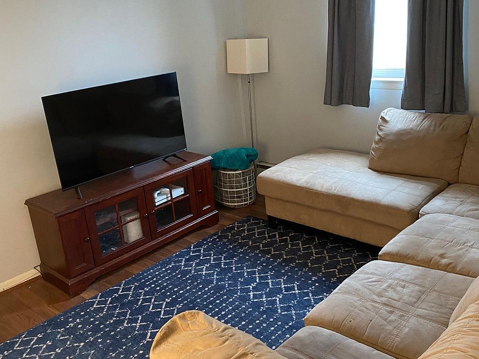 1st image of 2704 E Somerset St #2