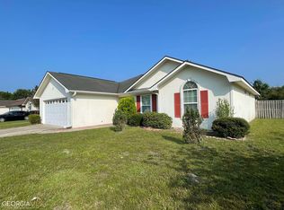 111 Lake Victoria Dr, Kingsland, GA 31548
