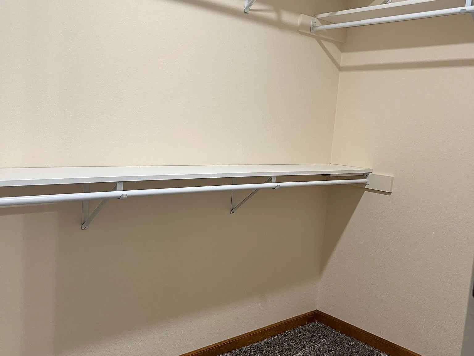 2 bed, 878 sqft, $1,200 — Photo 3