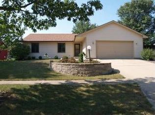 2007 Park Ridge Dr, Urbana, IL 61802