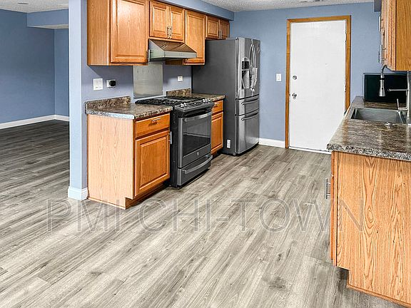 5th image of 2155 Wildwood Ln