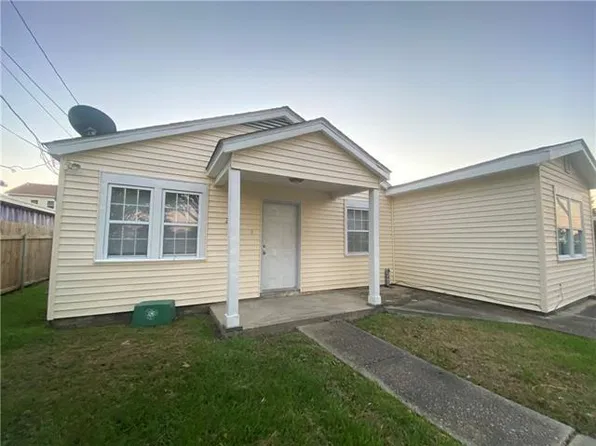 2304 Hero Dr, Gretna, LA 70053