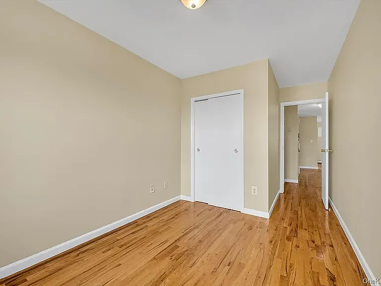 3 bed, 900 sqft, $3,300 — Photo 4