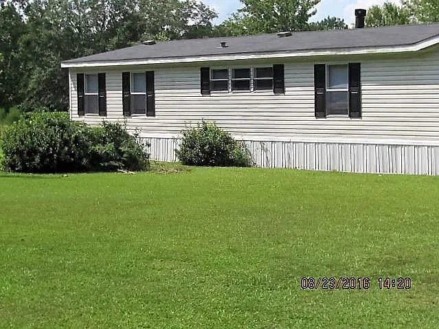 4 bed, 2000 sqft, $1,999 — Photo 2