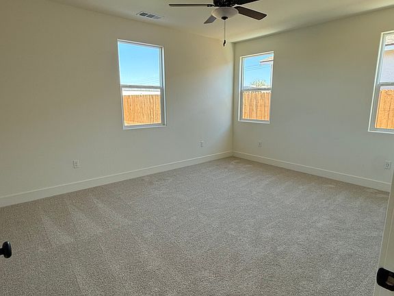 5th image of 835 N Michelle St