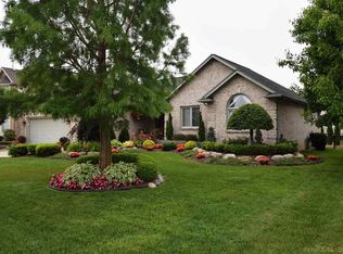29108 Lesnau Ct, Chesterfield, MI 48047