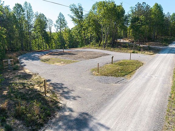 3rd image of 706 Topside Dr