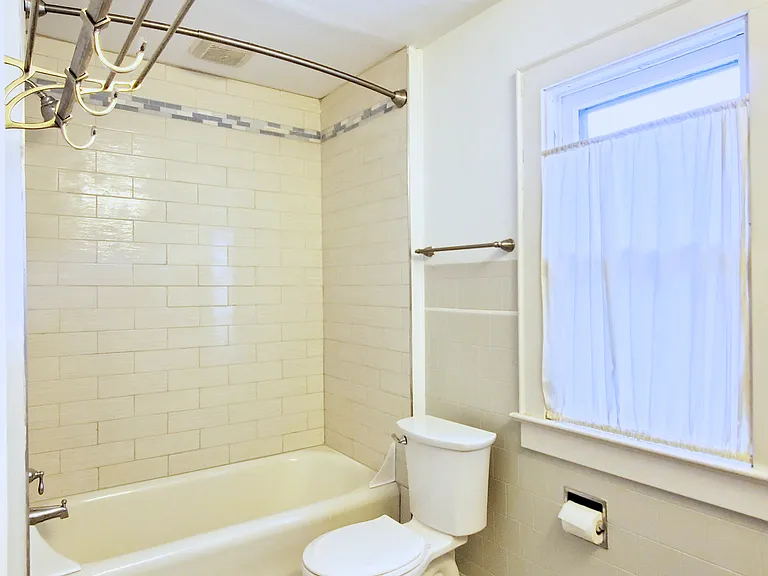131 Glenmont Ave — Photo 25