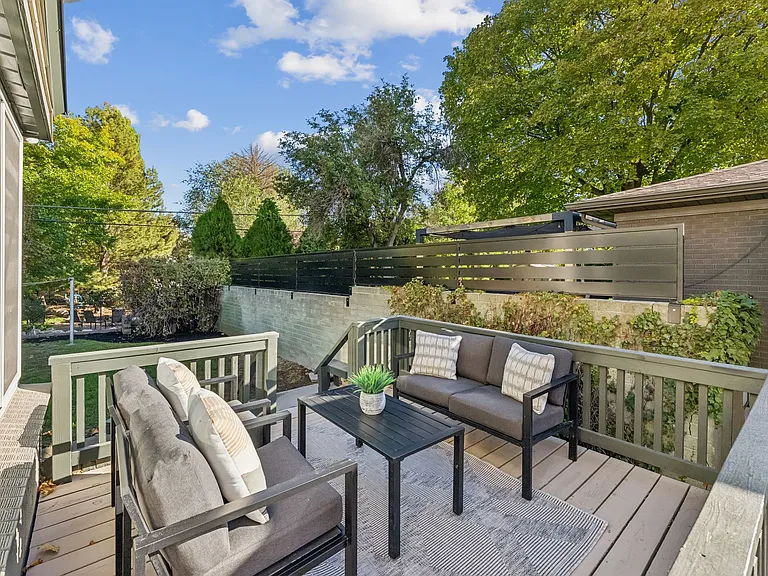 1023 E Millbert Ave — Photo 4