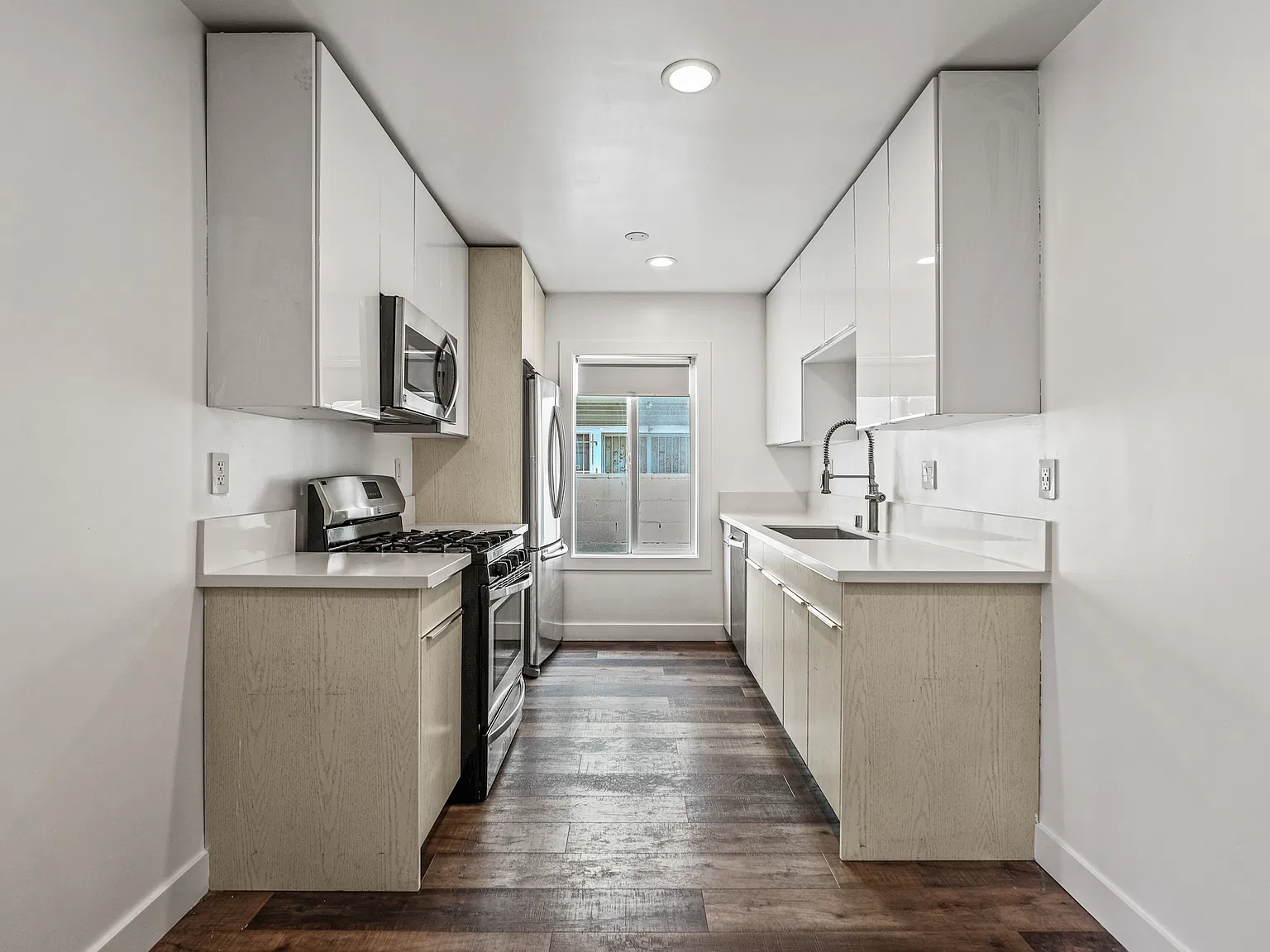 One Bedroom W/ New Appliances |Minutes To Usc & Dtla — Photo 2