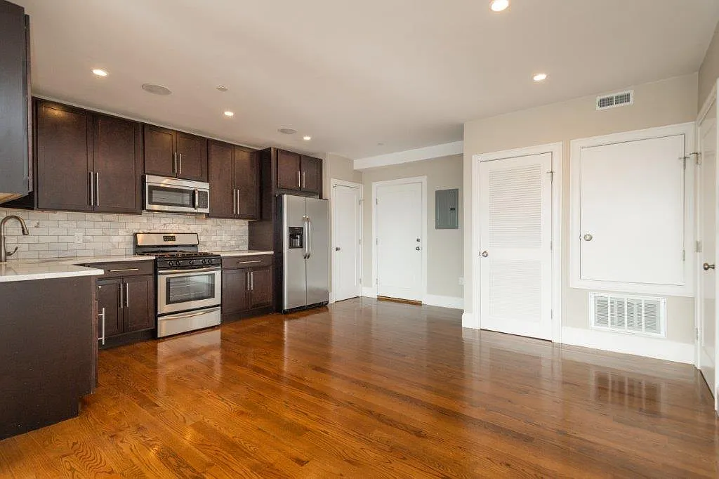 2 bed, 1.5 bath, 1063 sqft, $4,400 — Photo 4
