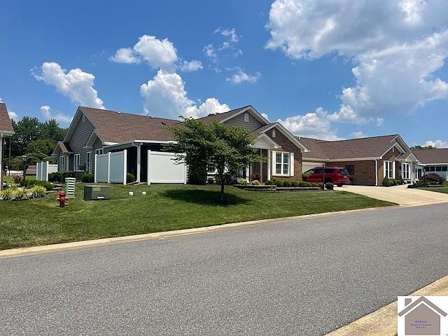 1st image of 417 Villa Ridge Dr