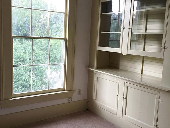 Beautiful built in cabinets and shelves